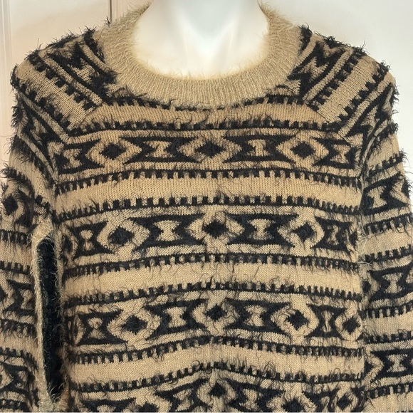 Forever 21 Exclusive Tan Black Southwest Tribal Fuzzy Poncho M (One Size) - Picture 2 of 8
